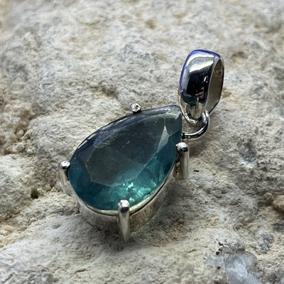 Pendant Apatite Teardrop Faceted with Claw 2.5 cm | Carpe Diem With Remi