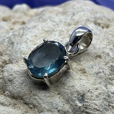 Pendant Apatite Oval Faceted with Claw 2.3 cm | Carpe Diem With Remi