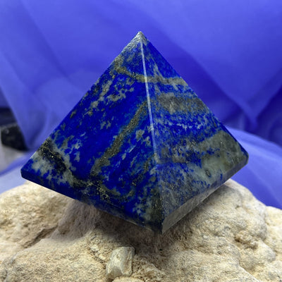 Pyramid Lapis Lazuli Polished 5.8 cm | Carpe Diem With Remi