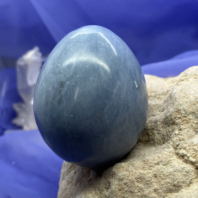 Egg Blue Calcite 5.9 cm | Carpe Diem With Remi