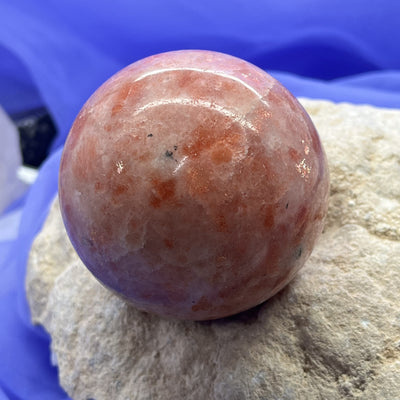 Sunstone Sphere 5.50 cm | Carpe Diem With Remi