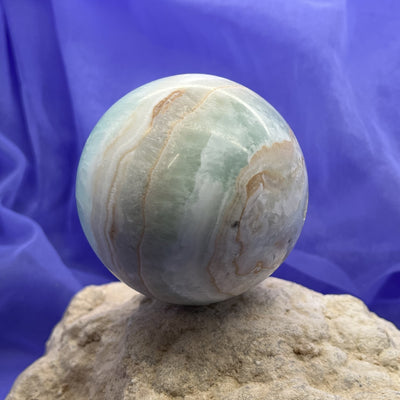 Blue Calcite Caribbean Sphere 6.60 cm | Carpe Diem With Remi