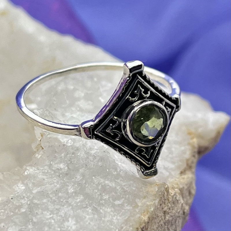 Ring Peridot Round Faceted 0.5 cm