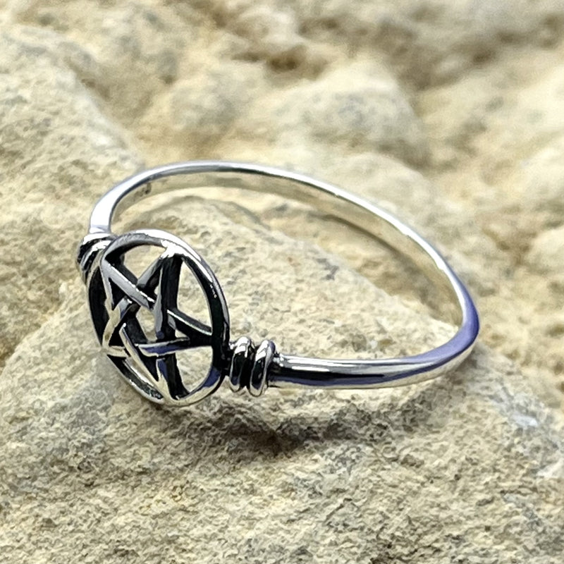 Ring Mini Pentagram 0.95 cm