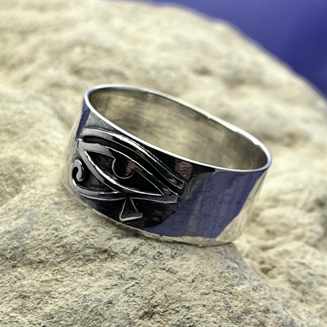Ring Eye of Horus Engraved