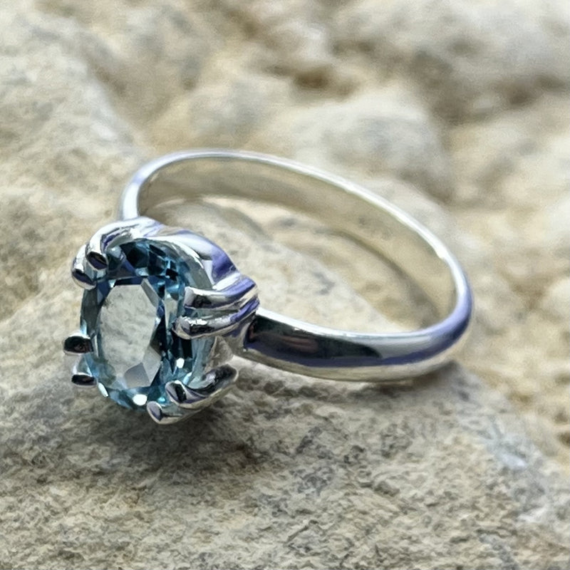 Ring Blue Topaz Faceted Oval Silver