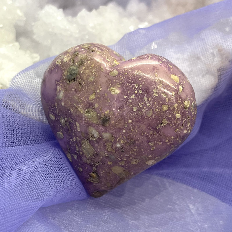 Phosphosiderite  Heart Carving 4.5 cm
