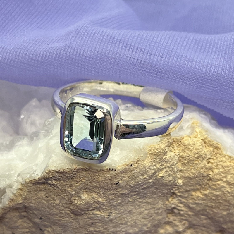 Ring Blue Topaz Rectangle Faceted