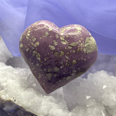 Phosphosiderite Heart Carving 4.2 cm | Carpe Diem With Remi