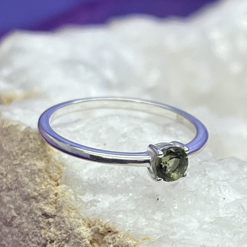 Ring Moldavite Round Facet Mini 0.3 cm Size 6