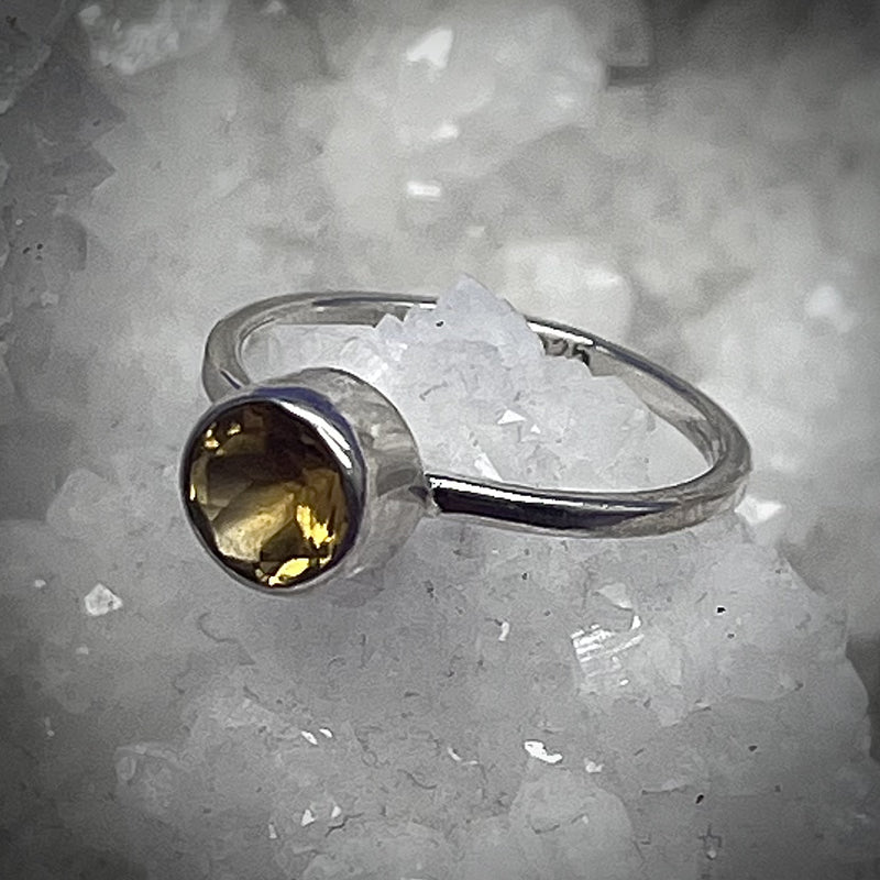 Ring Citrine Round Faceted 0.6 cm Size 5.5