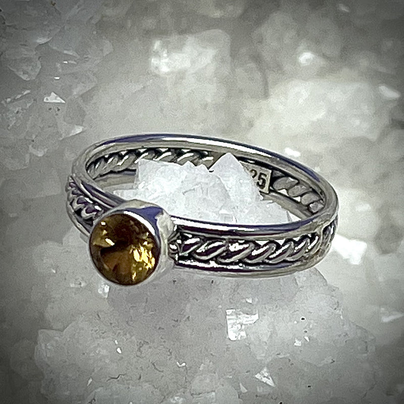 Ring Citrine Round Faceted 0.5 cm Size 7