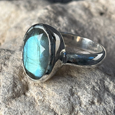 Ring Labradorite Oval Faceted Size 8 | Carpe Diem With Remi