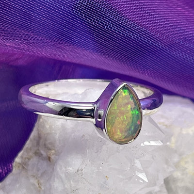Ring Opal Ethiopian Teardrop 0.8 cm