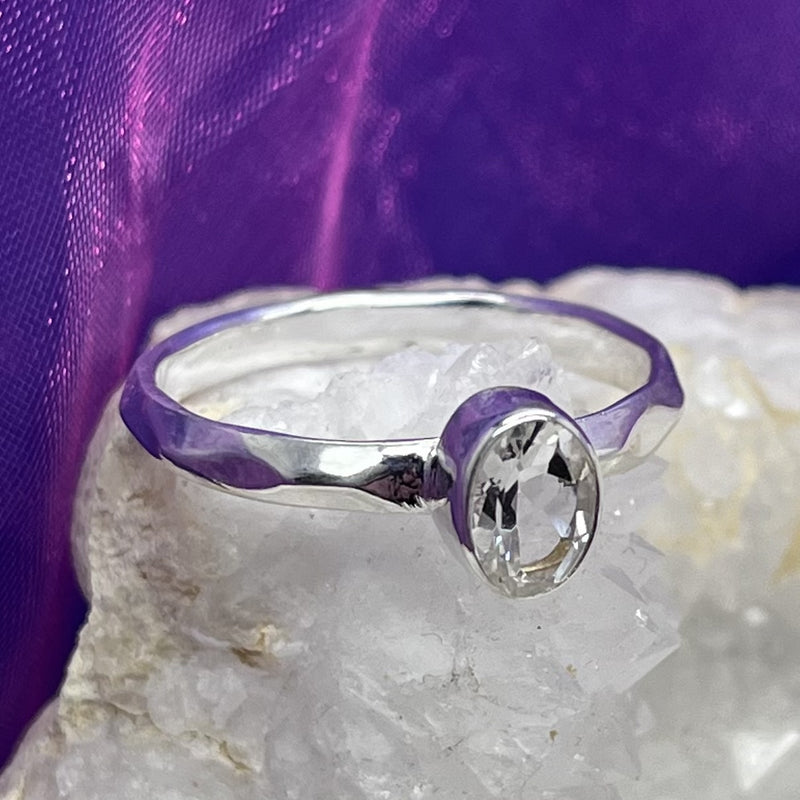 Ring Clear Quartz Faceted Hammered Band 0.7 cm