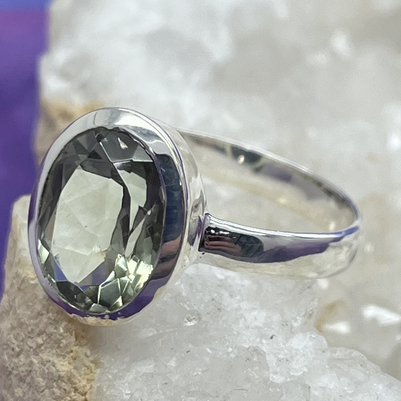 Ring Green Amethyst Oval Faceted 1.40 cm