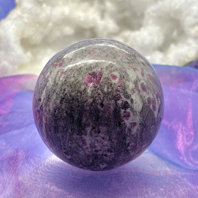 Sphere Spinel in Matrix 6.2 cm | Carpe Diem With Remi