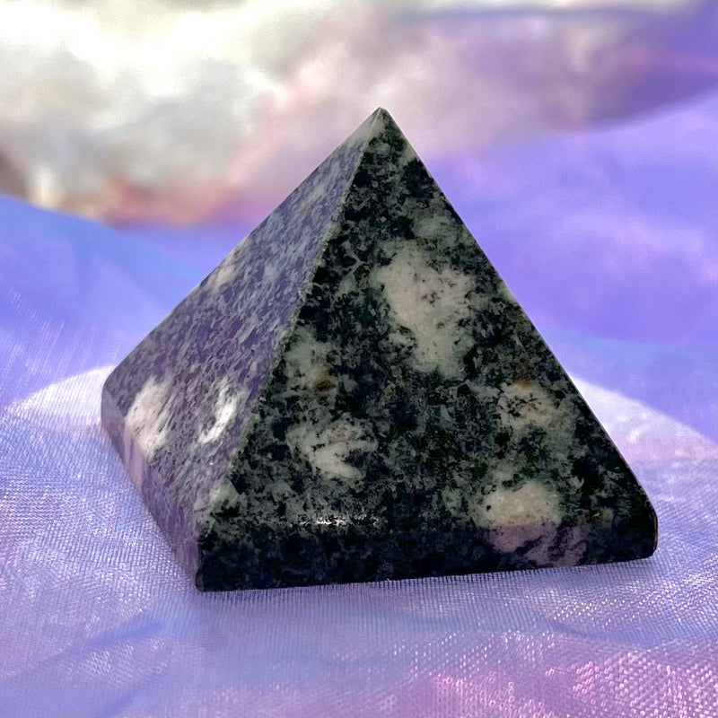 Pyramid Preselli Stone Henge  3.0 cm