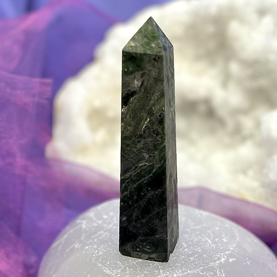 Generator Diopside Point Rare 9.1 cm