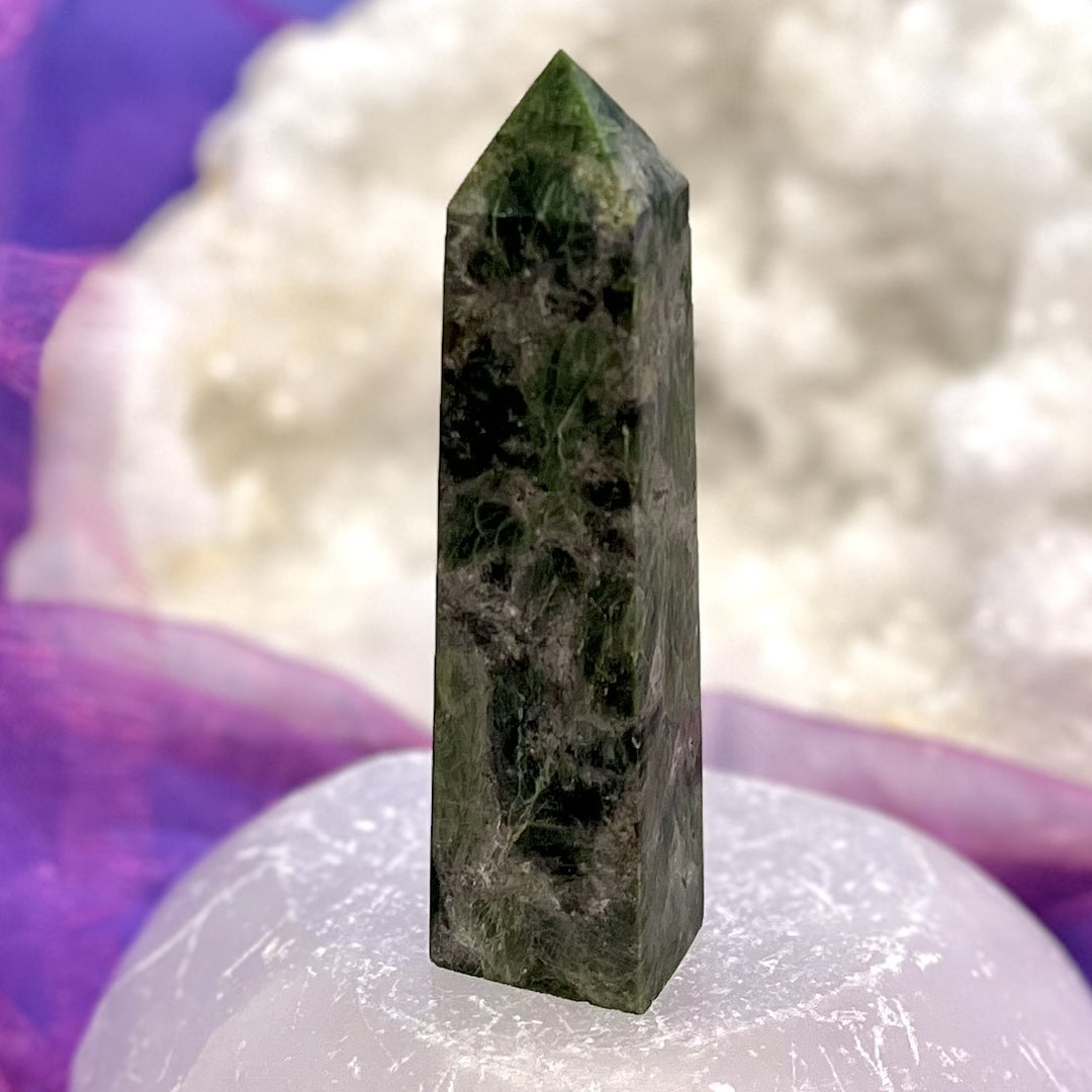Generator Diopside Point Rare 8.6 cm
